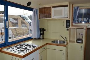 Safari Houseboat 1050