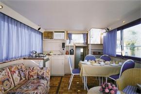 Safari Houseboat 1050